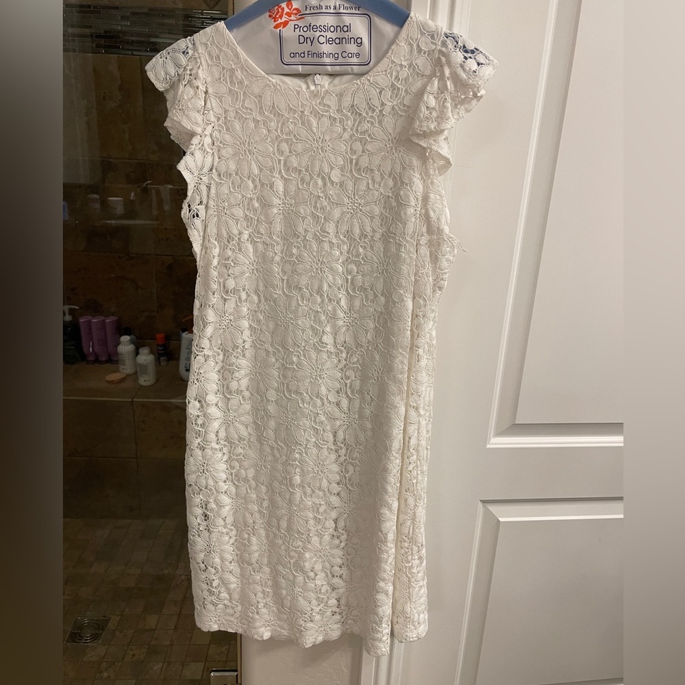 Maggy London Size 8 White lace dress